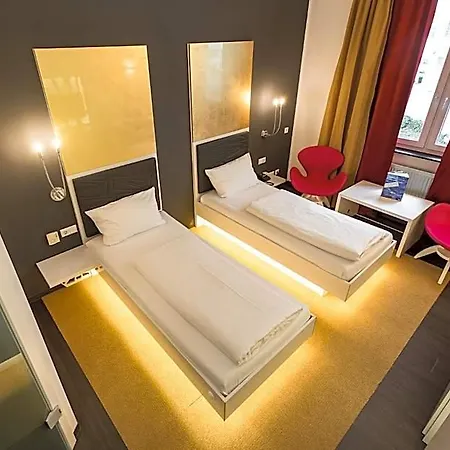 Otel Hotel Sinsheim 4*