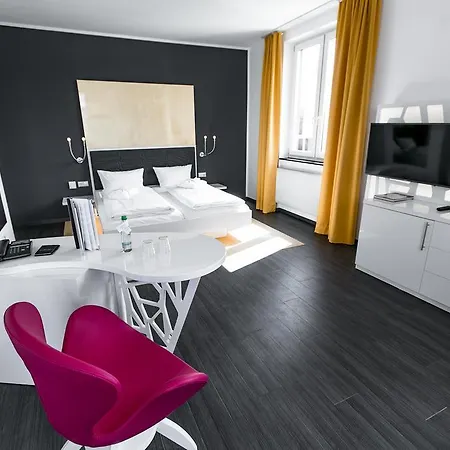 Hotel Sinsheim Otel