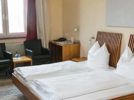 Hotel Sinsheim Otel Sinsheim